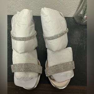 Nina Sanchia Slingback Sandal Silver Heels. NWT. Size‎ 6.5